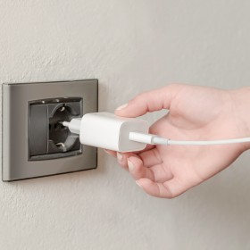 HEXAGON - carica da rete 5W BIANCO